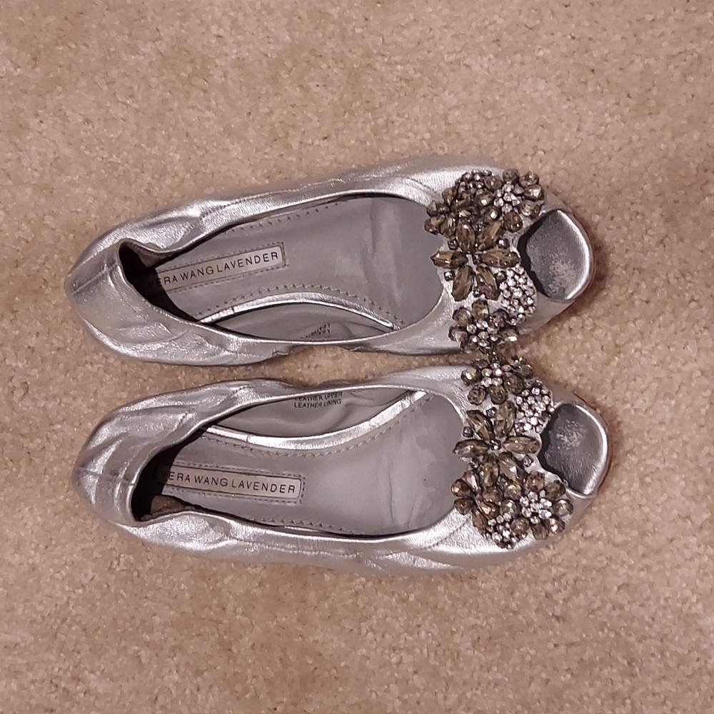 Vera Wang Silver Embellished Lavender Label Peep Toe Shoes Sz 5